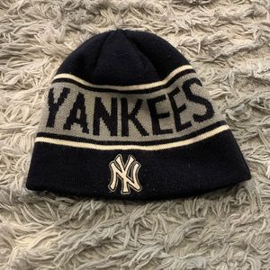 Yankees beanie